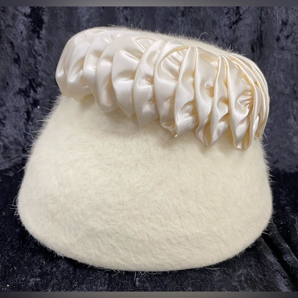 Vintage Ladies Hat Rare Dromedaro Italy Luxurious Fur Fuzzy Cream Wedding Glam